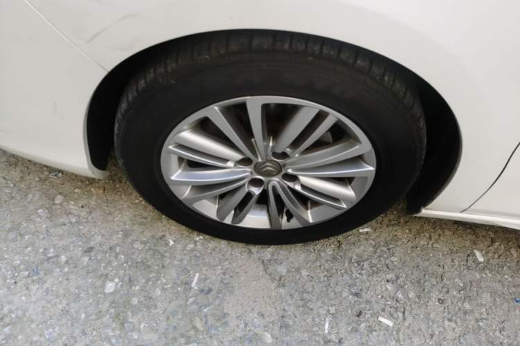Used Citroen C4L 2014 1.8L Intelligent Drive Manual Version – Dynamic Edition Left Front Wheel Hub