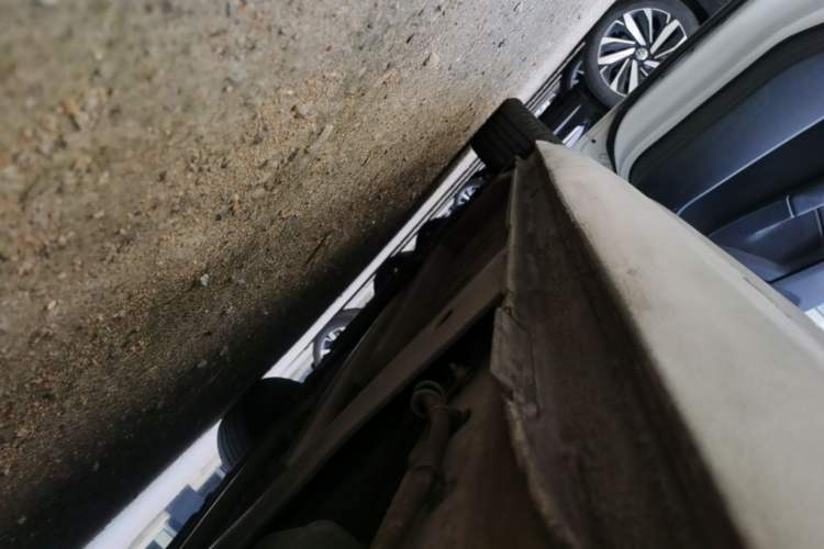 Used Citroen C4L 2014 1.8L Intelligent Drive Manual Version – Dynamic Edition Left Side Sill
