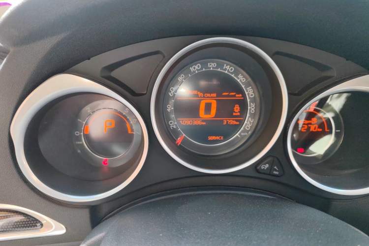 Used Citroen C4L 2014 1.6THP Intelligent Drive Automatic Dynamic Model Odometer Close Up