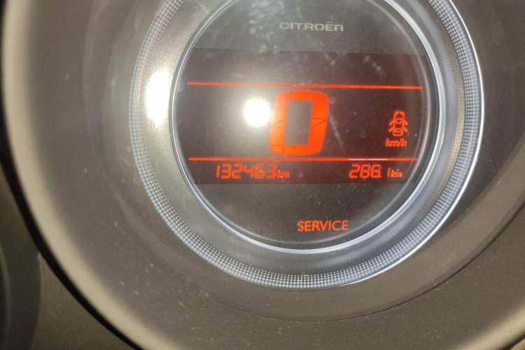 Used Citroen C4L 2014 1.8L Intelligent Drive Automatic Enjoyment Model Odometer Close Up