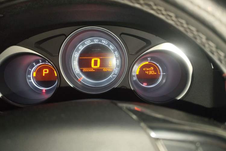 Used Citroen C4L 2014 1.8L Intelligent Drive Automatic Dynamic Model Odometer Close Up