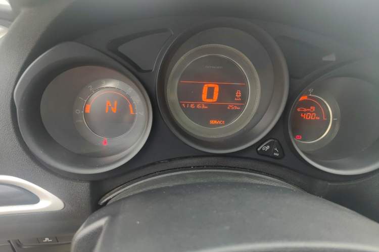 Used Citroen C4L 2014 1.8L Intelligent Drive Automatic Enjoyment Model Odometer Close Up