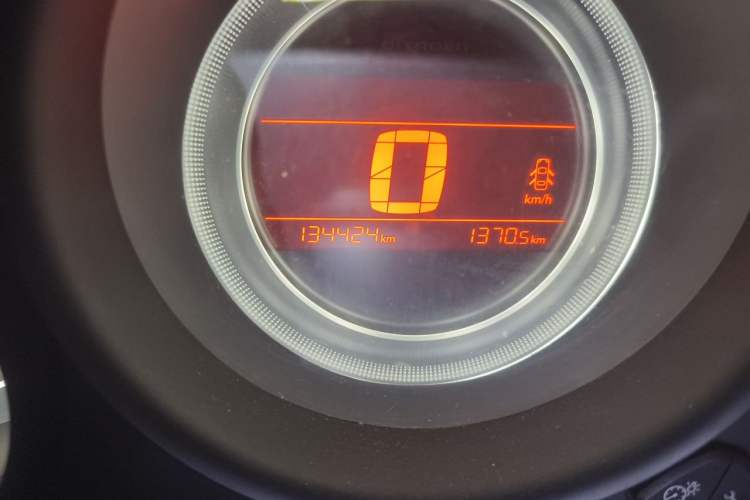 Used Citroen C4L 2014 1.8L Intelligent Drive Automatic Enjoyment Model Odometer Close Up