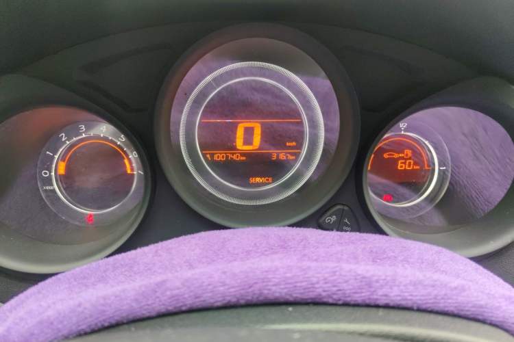 Used Citroen C4L 2014 1.8L Intelligent Drive Manual Enjoyment Model Odometer Close Up