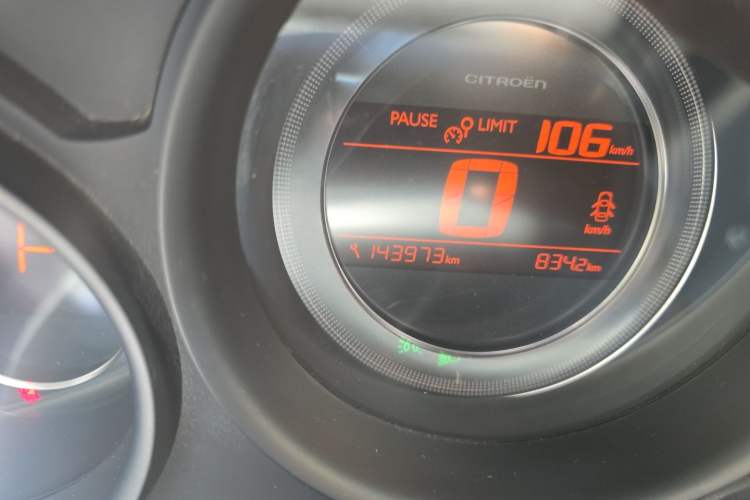 Used Citroen C4L 2014 1.8L Intelligent Drive Automatic Enjoyment Model Odometer Close Up