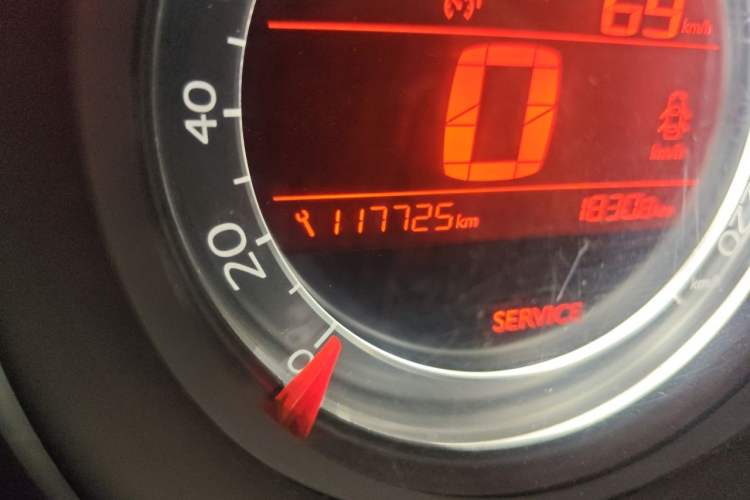 Used Citroen C4L 2014 1.6THP Intelligent Drive Automatic Dynamic Model Odometer Close Up