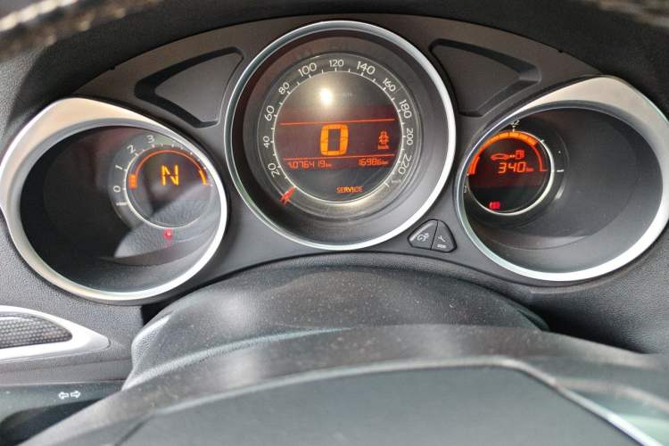 Used Citroen C4L 2014 1.8L Intelligent Drive Automatic Dynamic Model Odometer Close Up
