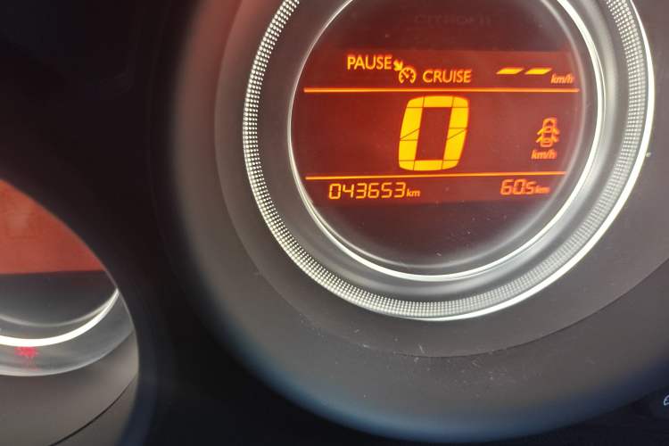 Used Citroen C4L 2014 1.8L Intelligent Drive Manual Enjoyment Model Odometer Close Up