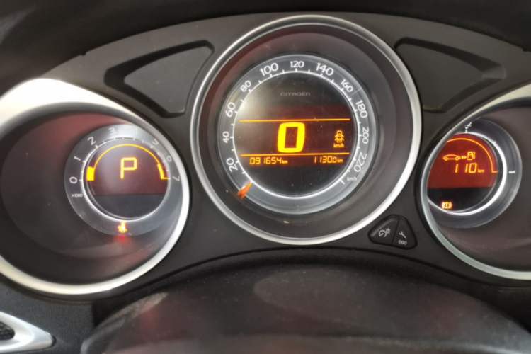 Used Citroen C4L 2014 1.6THP Intelligent Drive Automatic Dynamic Model Odometer Close Up
