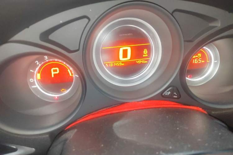 Used Citroen C4L 2014 1.8L Intelligent Drive Automatic Enjoyment Model Odometer Close Up