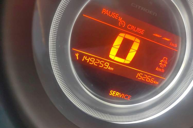 Used Citroen C4L 2014 1.8L Intelligent Drive Automatic Enjoyment Model Odometer Close Up