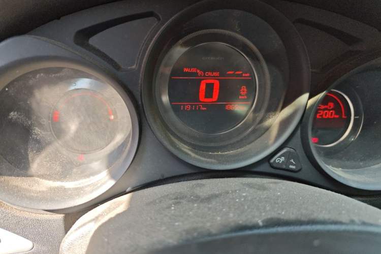 Used Citroen C4L 2014 1.8L Intelligent Drive Manual Enjoyment Model Odometer Close Up