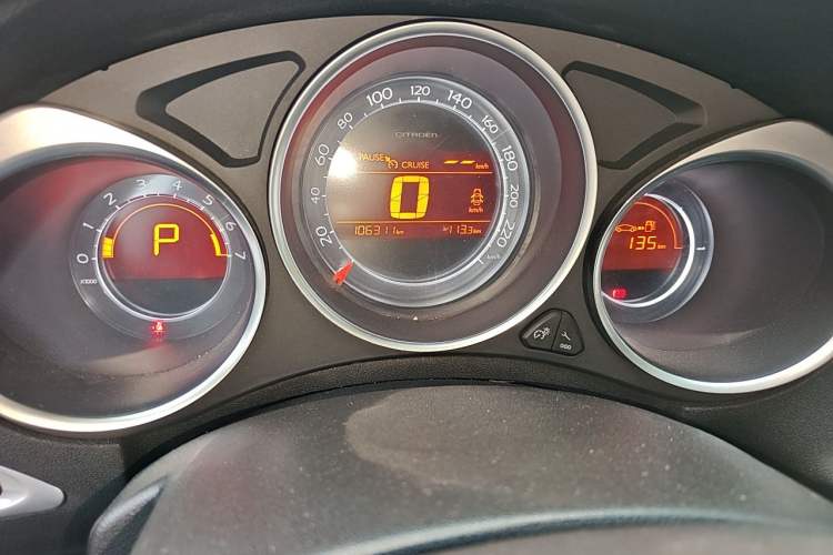 Used Citroen C4L 2014 1.6THP Intelligent Drive Automatic Dynamic Model Odometer Close Up