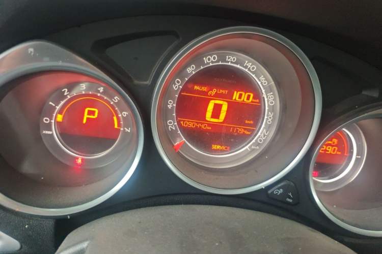 Used Citroen C4L 2014 1.6THP Intelligent Drive Automatic Dynamic Model Odometer Close Up