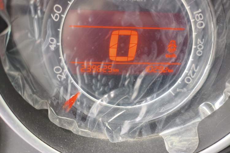 Used Citroen C4L 2014 1.8L Intelligent Drive Manual Version – Dynamic Edition Odometer Close Up