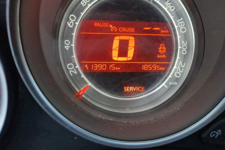 Used Citroen C4L 2014 1.6THP Intelligent Drive Automatic Dynamic Model Odometer Close Up