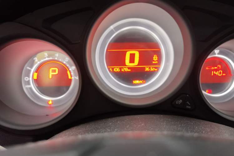 Used Citroen C4L 2014 1.8L Intelligent Drive Automatic Enjoyment Model Odometer Close Up