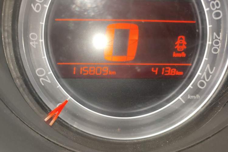 Used Citroen C4L 2014 1.6THP Intelligent Drive Automatic Dynamic Model Odometer Close Up