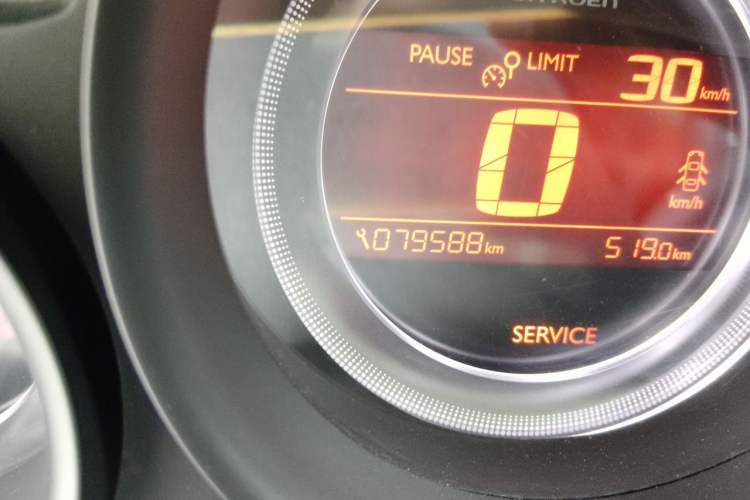 Used Citroen C4L 2014 1.8L Intelligent Drive Automatic Enjoyment Model Odometer Close Up