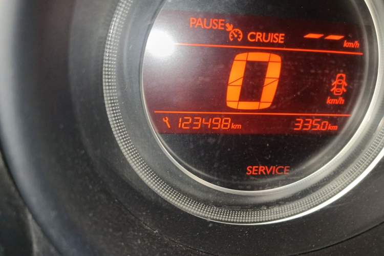 Used Citroen C4L 2014 1.8L Intelligent Drive Manual Enjoyment Model Odometer Close Up