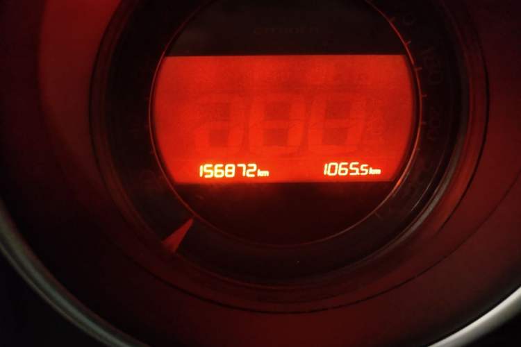 Used Citroen C4L 2014 1.6THP Intelligent Drive Automatic Dynamic Model Odometer Close Up
