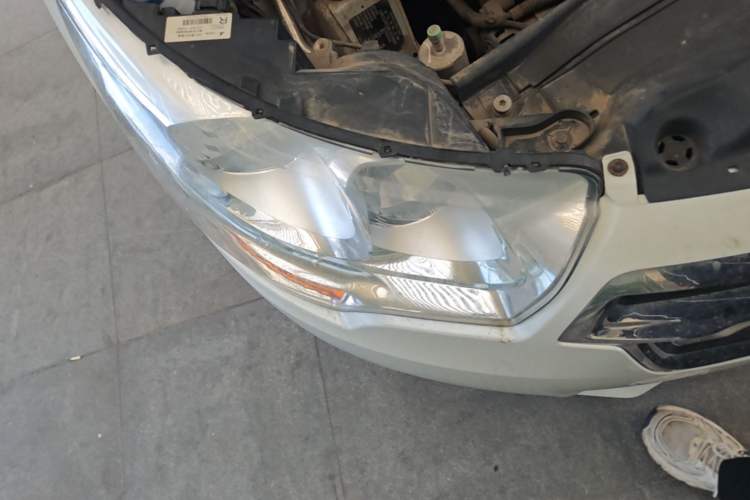 Used Citroen C4L 2014 1.8L Intelligent Drive Manual Version – Dynamic Edition Right Front Headlight