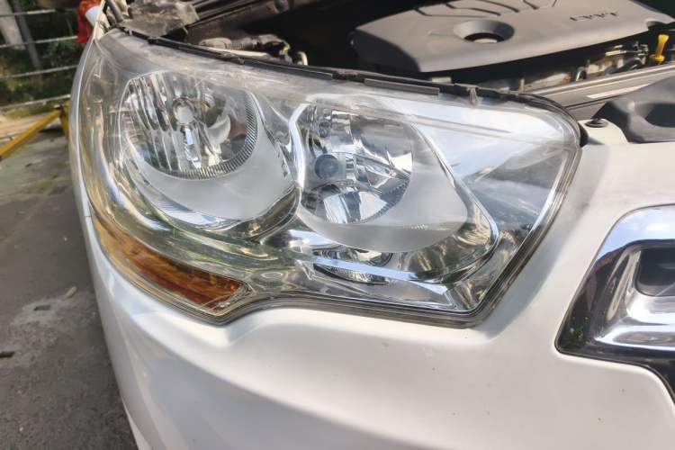 Used Citroen C4L 2014 1.8L Intelligent Drive Automatic Dynamic Model Right Front Headlight