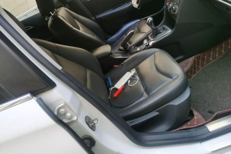 Used Citroen C4L 2014 1.8L Intelligent Drive Manual Version – Dynamic Edition Right Front Seat
