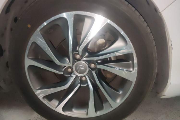 Used Citroen C4L 2014 1.6THP Intelligent Drive Automatic Dynamic Model Right Front Wheel Hub