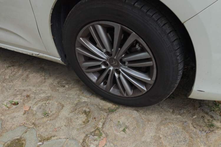 Used Citroen C4L 2014 1.8L Intelligent Drive Automatic Enjoyment Model Right Front Wheel Hub