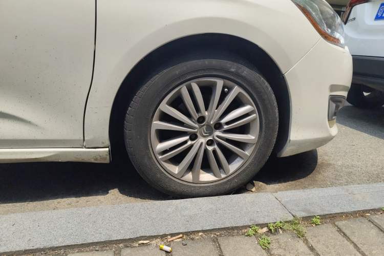 Used Citroen C4L 2014 1.8L Intelligent Drive Manual Enjoyment Model Right Front Wheel Hub