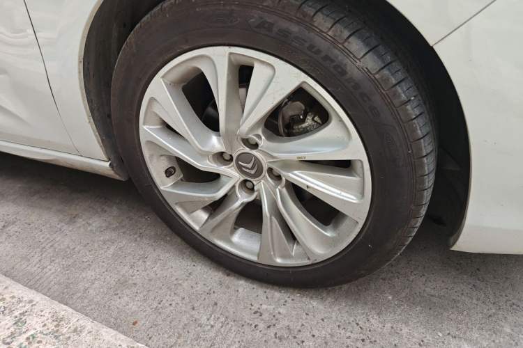 Used Citroen C4L 2014 1.6THP Intelligent Drive Automatic Dynamic Model Right Front Wheel Hub