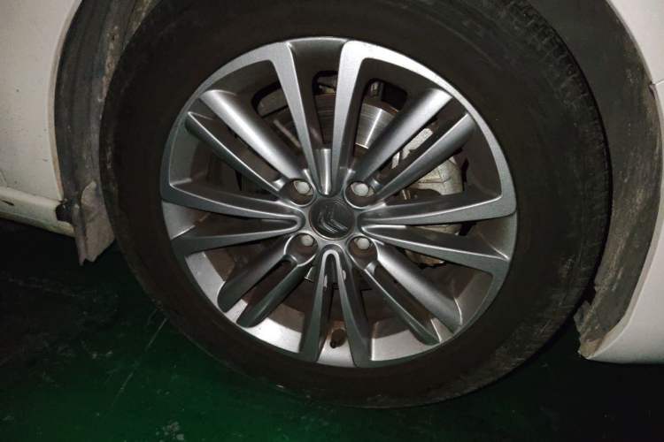 Used Citroen C4L 2014 1.8L Intelligent Drive Automatic Enjoyment Model Right Front Wheel Hub
