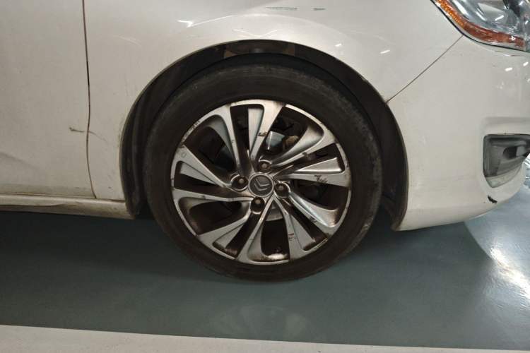 Used Citroen C4L 2014 1.6THP Intelligent Drive Automatic Dynamic Model Right Front Wheel Hub