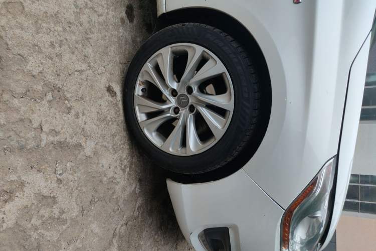 Used Citroen C4L 2014 1.6THP Intelligent Drive Automatic Dynamic Model Right Front Wheel Hub