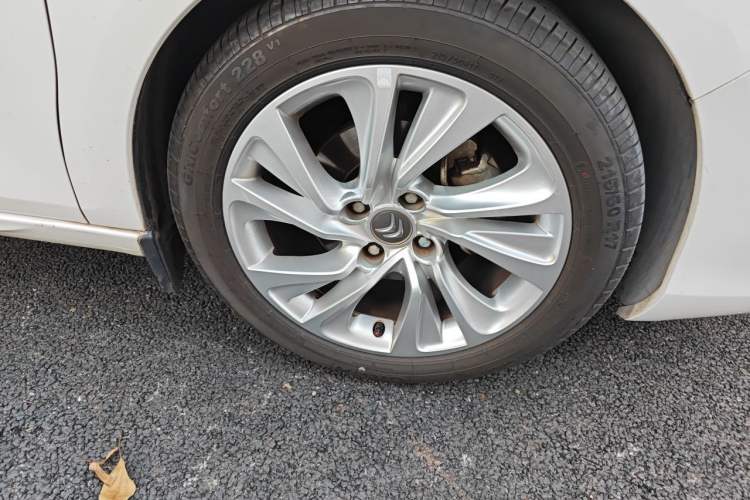 Used Citroen C4L 2014 1.6THP Intelligent Drive Automatic Dynamic Model Right Front Wheel Hub