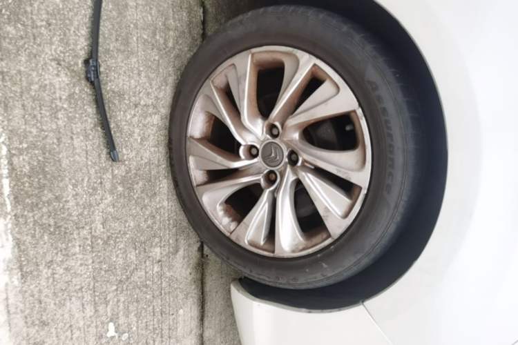 Used Citroen C4L 2014 1.6THP Intelligent Drive Automatic Dynamic Model Right Front Wheel Hub