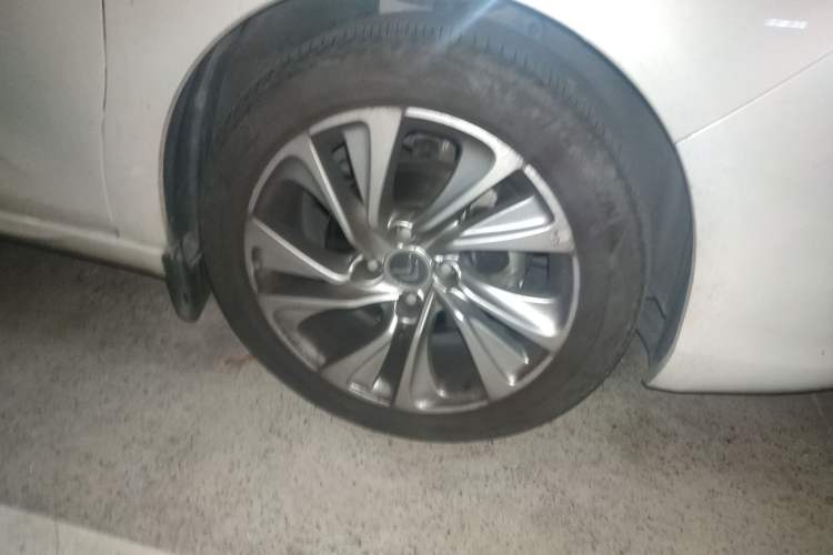 Used Citroen C4L 2014 1.6THP Intelligent Drive Automatic Dynamic Model Right Front Wheel Hub