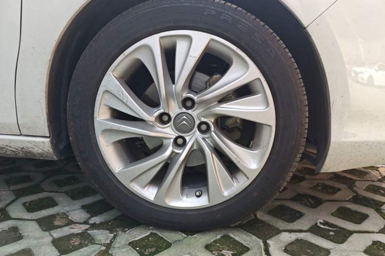 Used Citroen C4L 2014 1.6THP Intelligent Drive Automatic Dynamic Model Right Front Wheel Hub