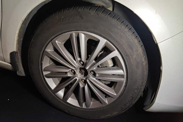 Used Citroen C4L 2014 1.8L Intelligent Drive Automatic Enjoyment Model Right Front Wheel Hub