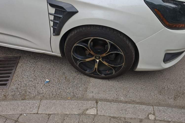Used Citroen C4L 2014 1.6THP Intelligent Drive Automatic Dynamic Model Right Front Wheel Hub
