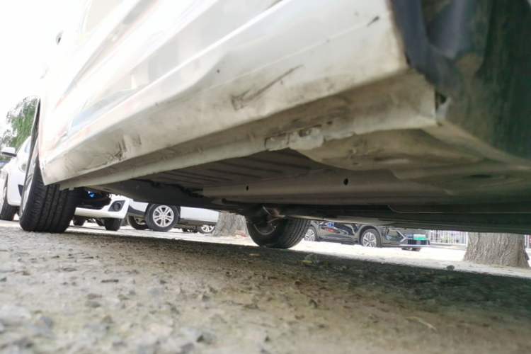 Used Citroen C4L 2014 1.8L Intelligent Drive Manual Version – Dynamic Edition Right Side Sill