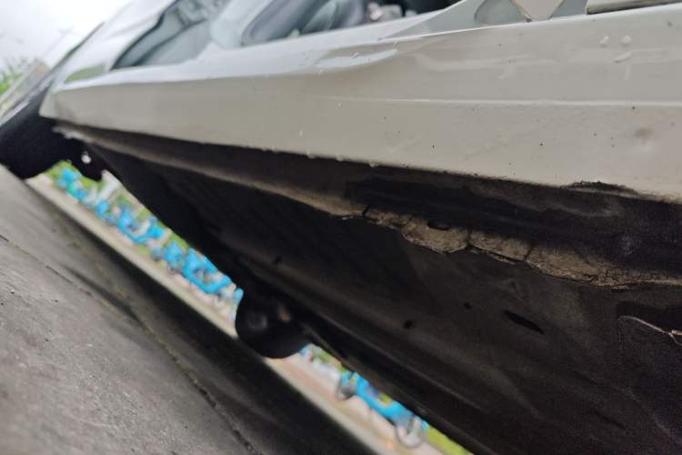 Used Citroen C4L 2014 1.8L Intelligent Drive Automatic Dynamic Model Right Side Sill