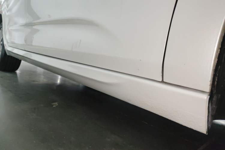 Used Citroen C4L 2014 1.8L Intelligent Drive Automatic Dynamic Model Right Side Sill