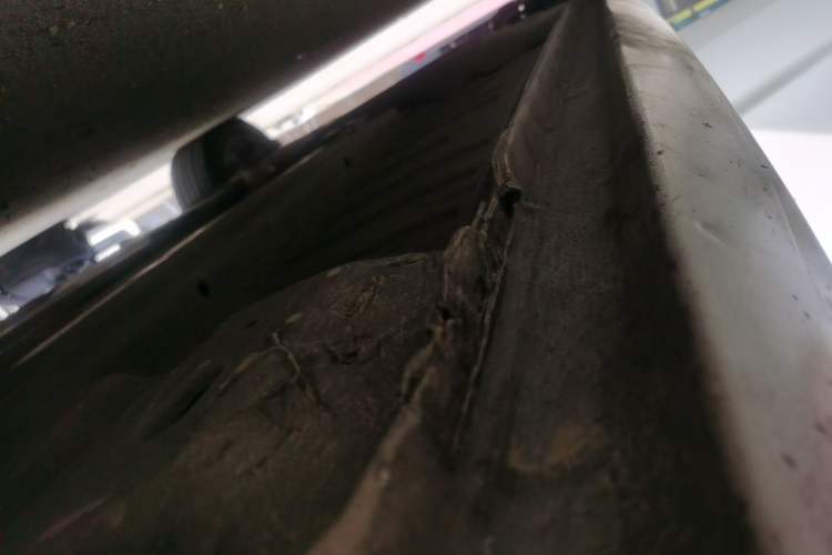 Used Citroen C4L 2014 1.8L Intelligent Drive Manual Version – Dynamic Edition Right Side Sill