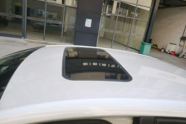 Used Citroen C4L 2014 1.8L Intelligent Drive Manual Version – Dynamic Edition Roof