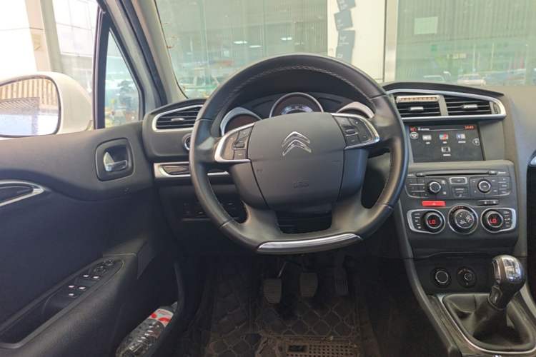 Used Citroen C4L 2014 1.8L Intelligent Drive Manual Version – Dynamic Edition Steering Wheel