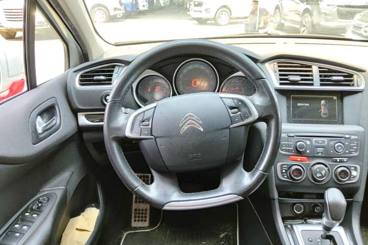 Used Citroen C4L 2014 1.6THP Intelligent Drive Automatic Dynamic Model Steering Wheel