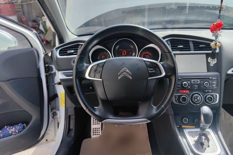 Used Citroen C4L 2014 1.6THP Intelligent Drive Automatic Dynamic Model Steering Wheel