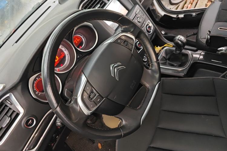Used Citroen C4L 2014 1.8L Intelligent Drive Manual Version – Dynamic Edition Steering Wheel